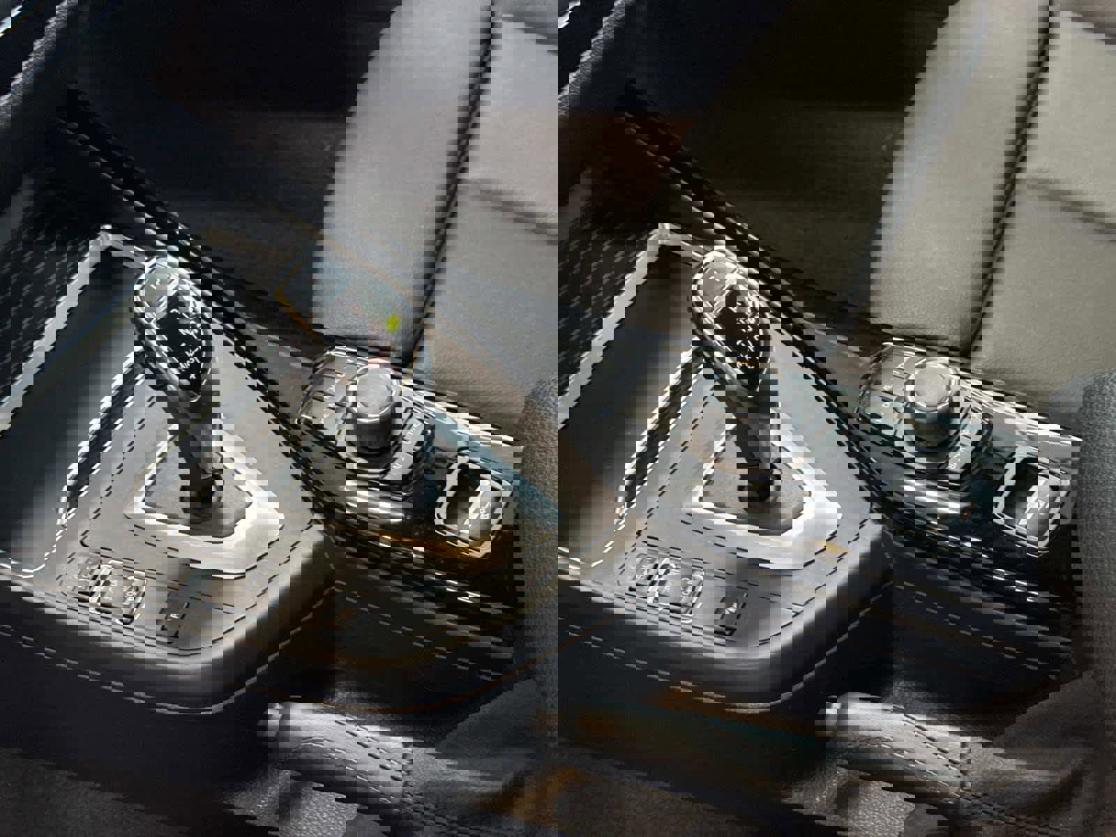 Used 2020 BMW 230i xDrive Convertible w/ Convenience Package image 21