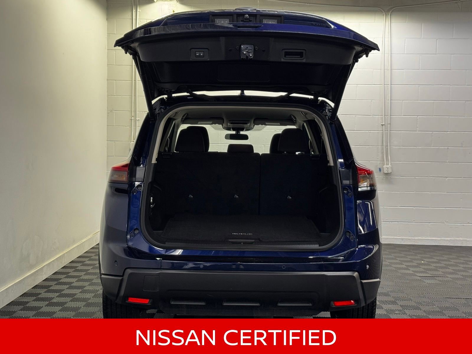 Certified 2025 Nissan Rogue SV AWD/4WD image 36