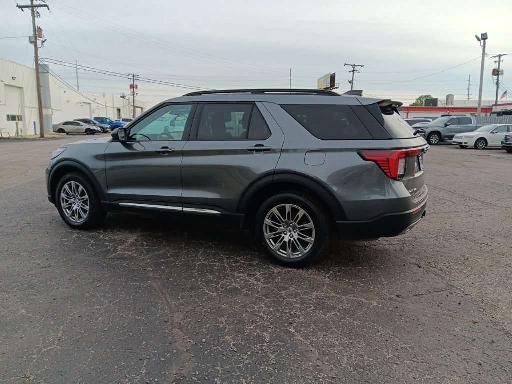 Used 2025 Ford Explorer Active w/ Active Comfort Package AWD/4WD image 9
