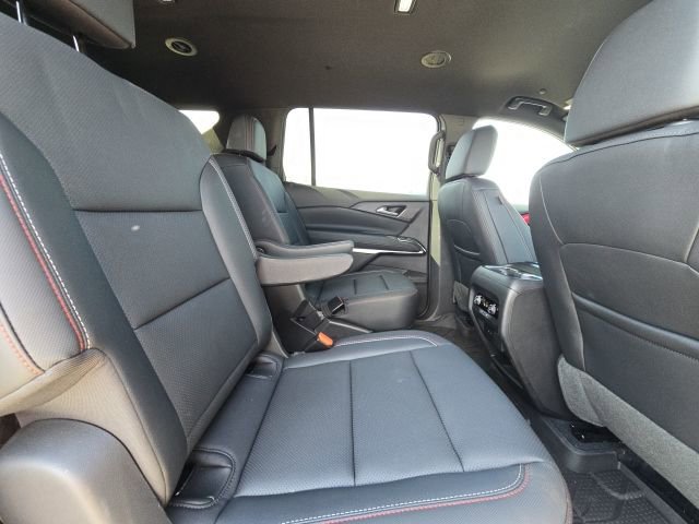 Used 2024 Chevrolet Traverse Z71 image 16