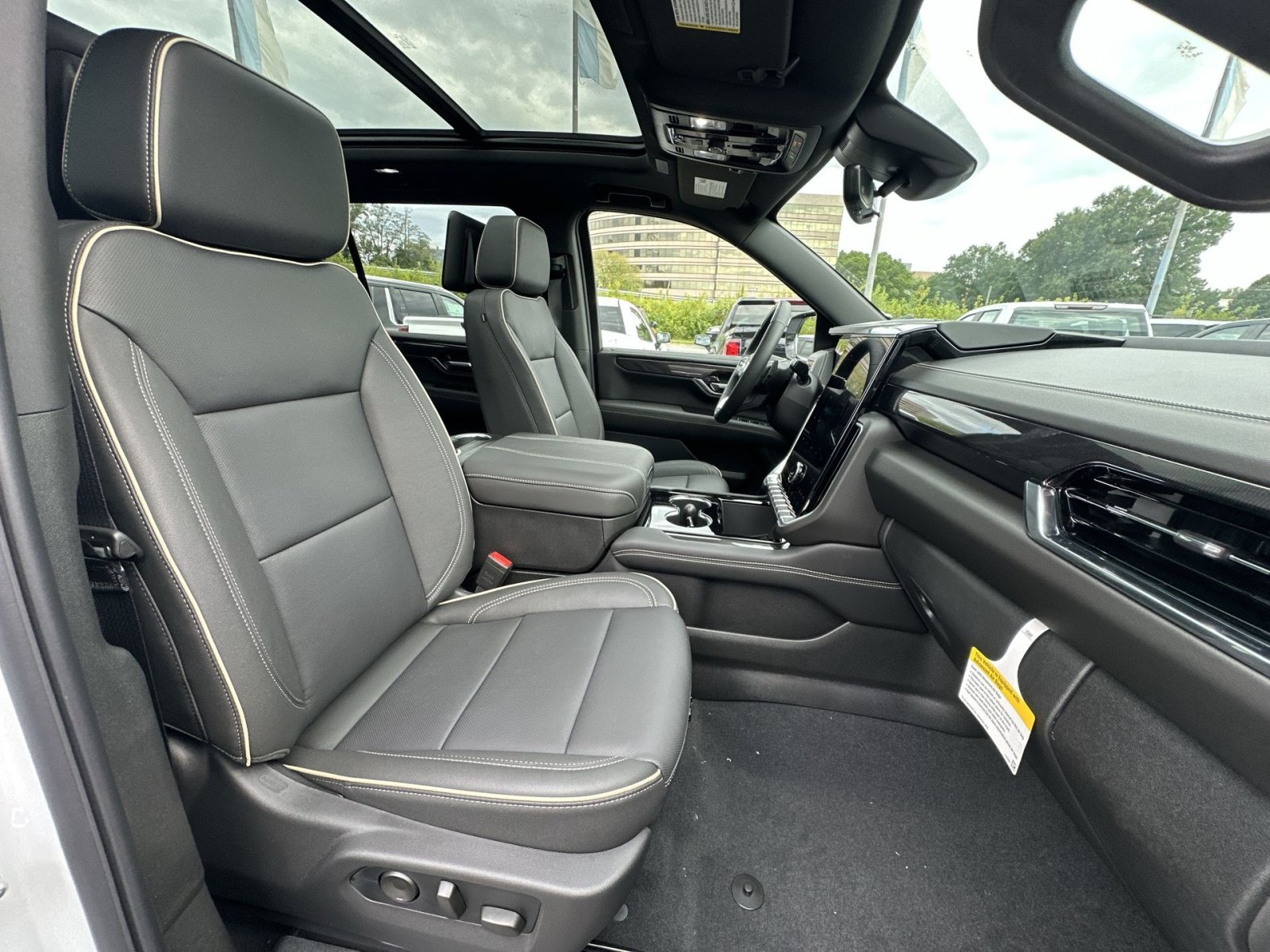 New 2026 GMC Yukon XL Elevation w/ Elevation Premium Package AWD/4WD image 28
