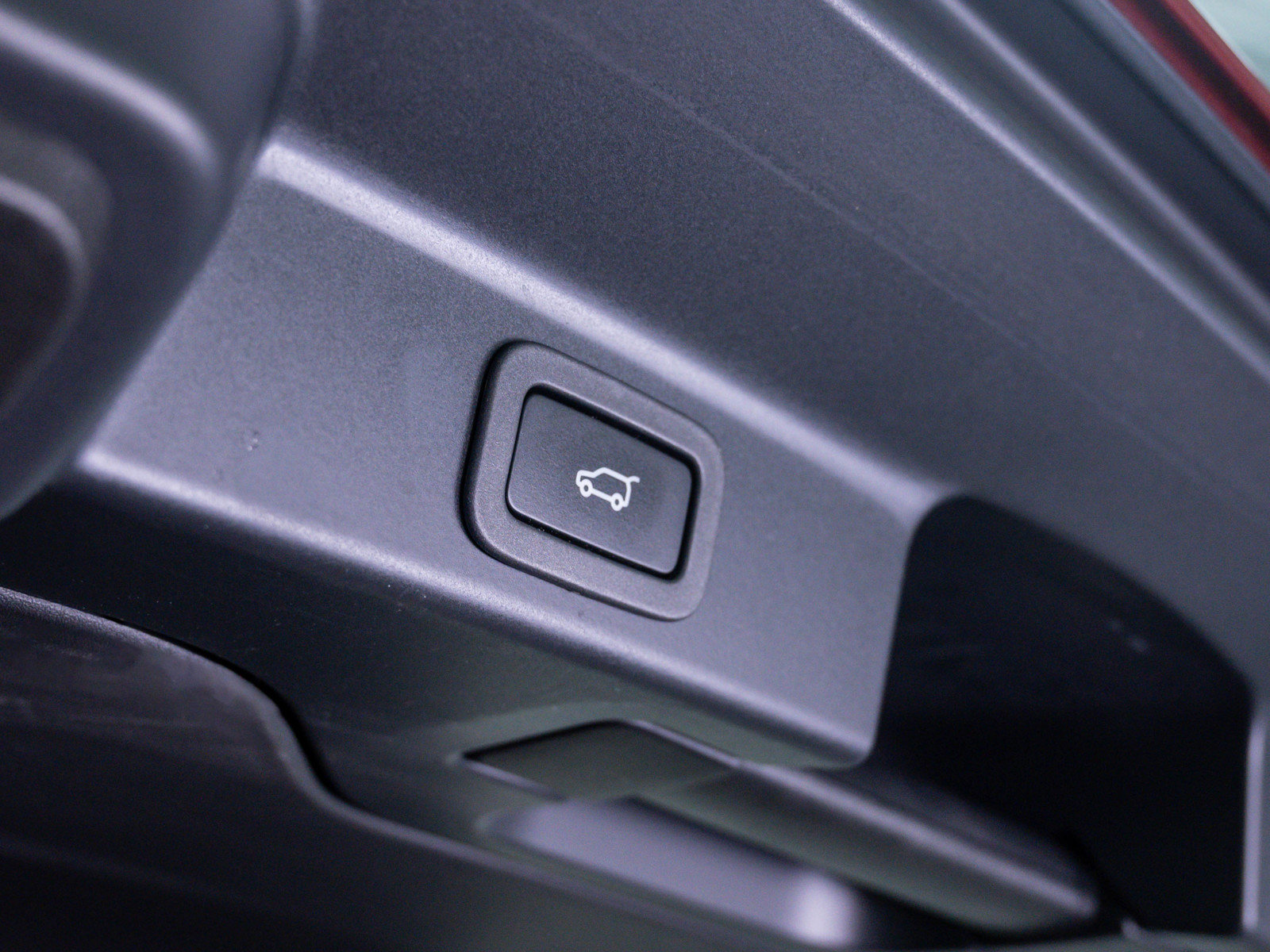 Used 2021 Jaguar F-PACE R-Dynamic S image 9