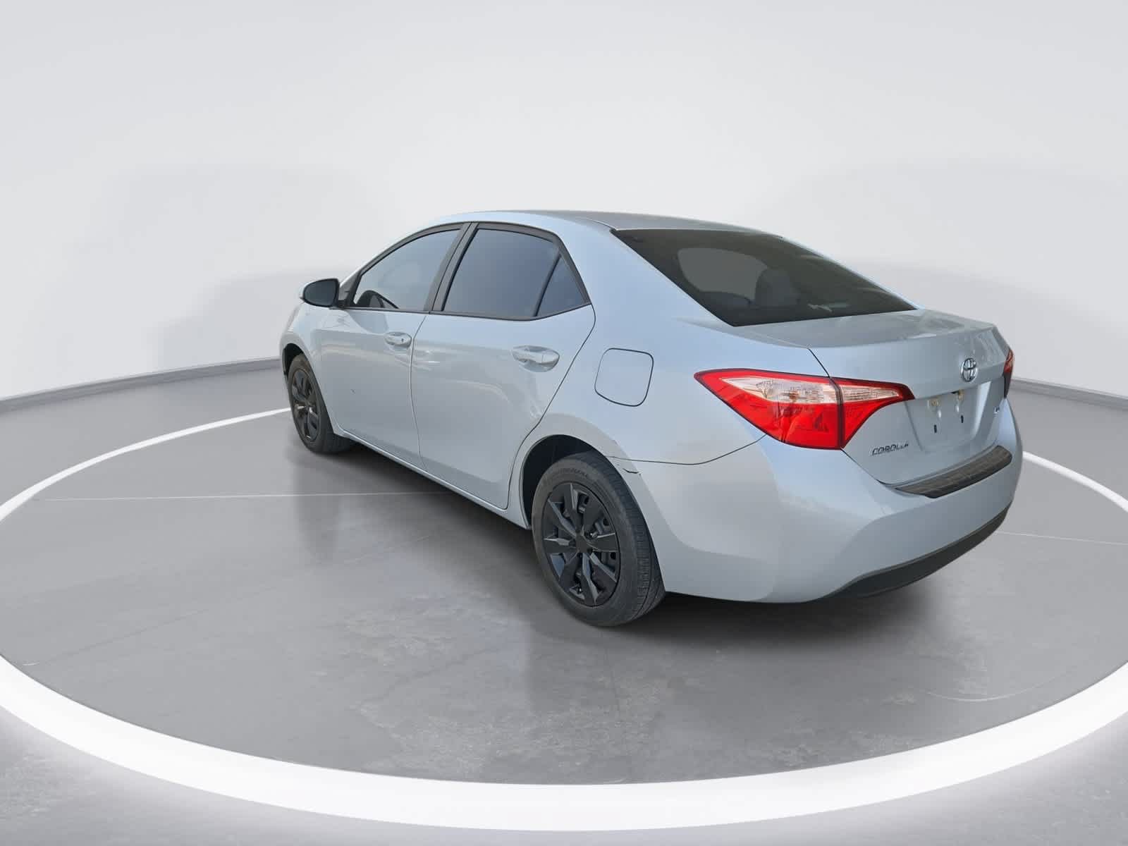 Used 2019 Toyota Corolla LE w/ Carpet Mat Package (TMS) FWD image 6