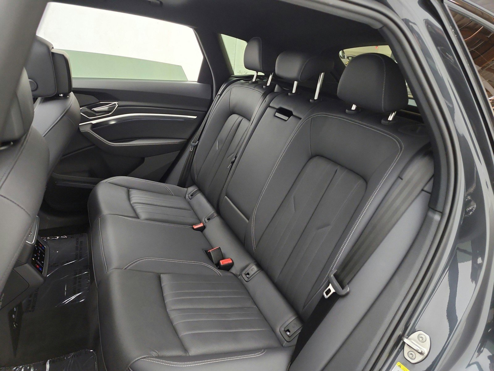 Used 2023 Audi e-tron Premium Plus w/ Premium Plus Package AWD/4WD image 15