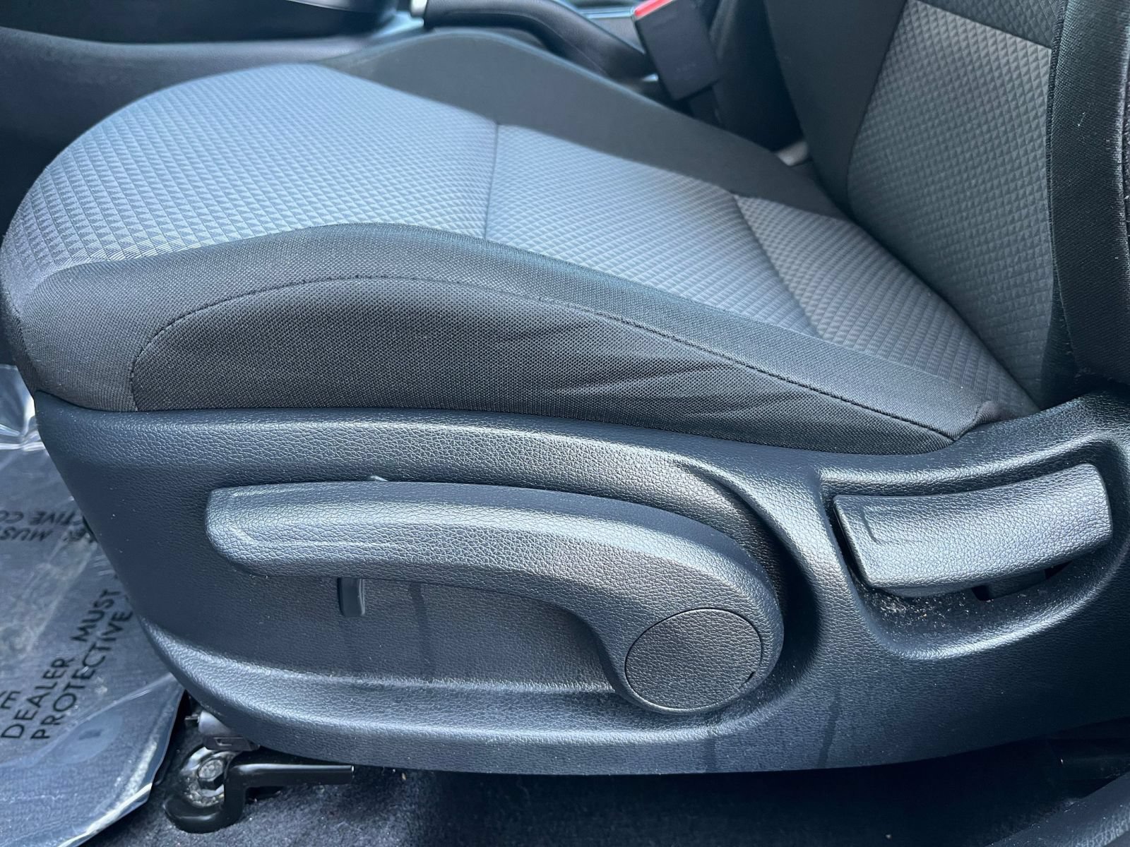 Used 2025 Kia Soul LX w/ LX Technology Package FWD image 19