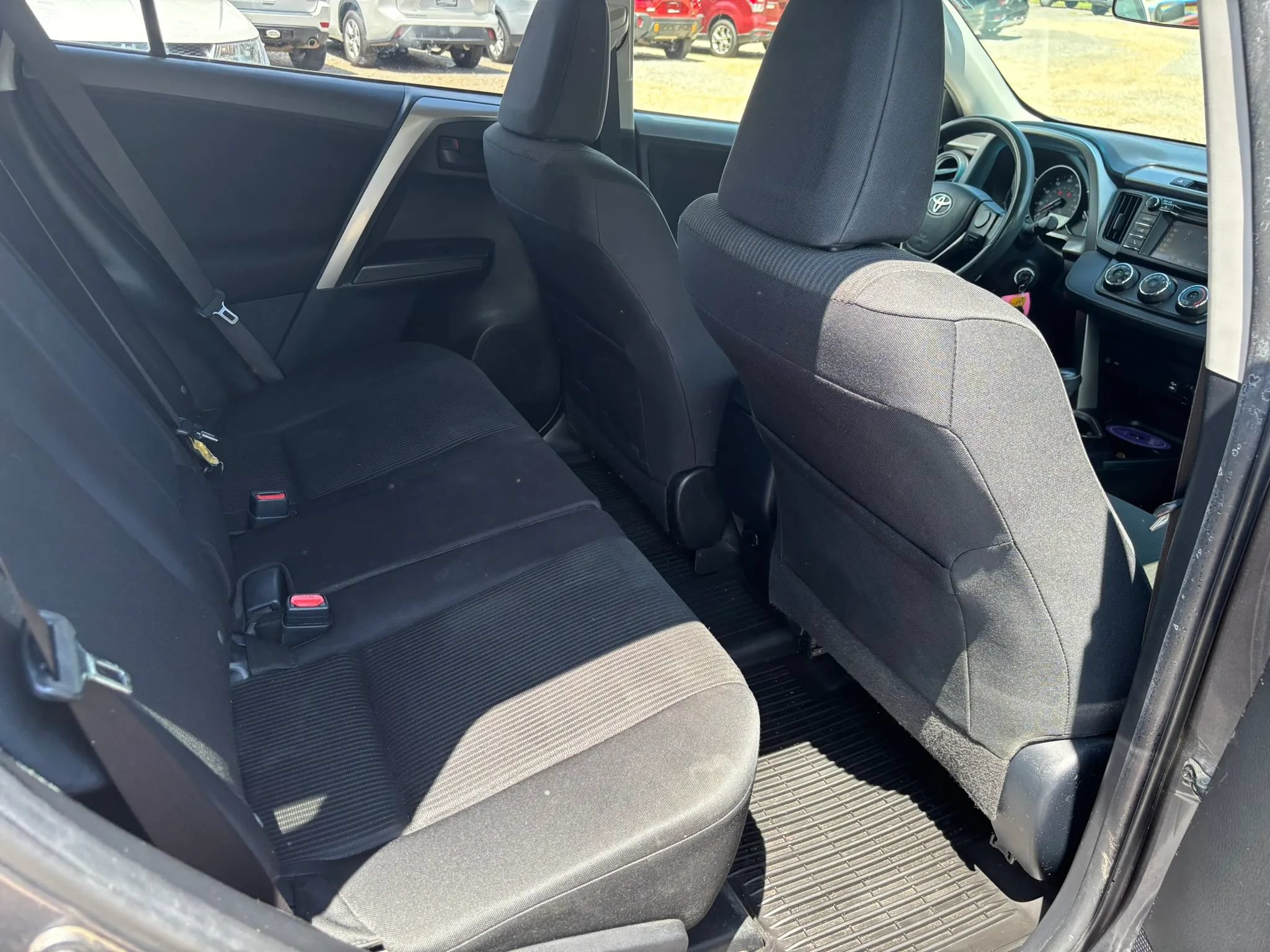 Used 2016 Toyota RAV4 LE FWD image 16