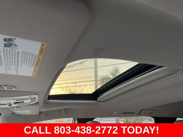 Used 2025 Toyota Sienna XLE image 10