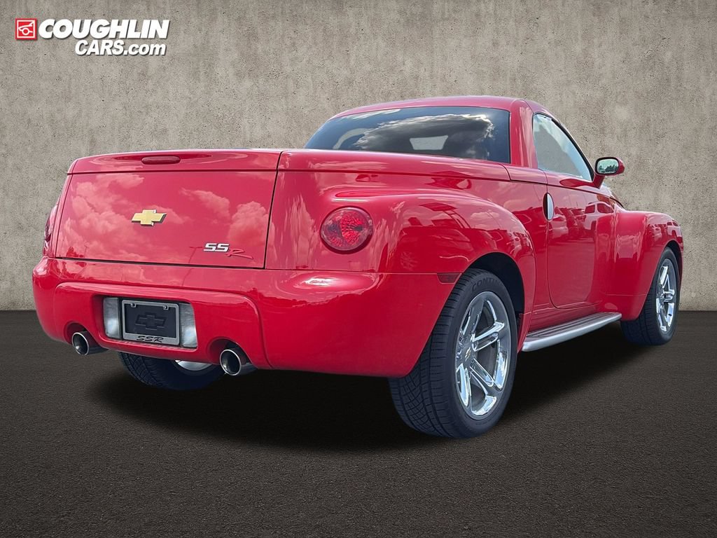 Used 2004 Chevrolet SSR w/ Preferred Equipment Group RWD image 8