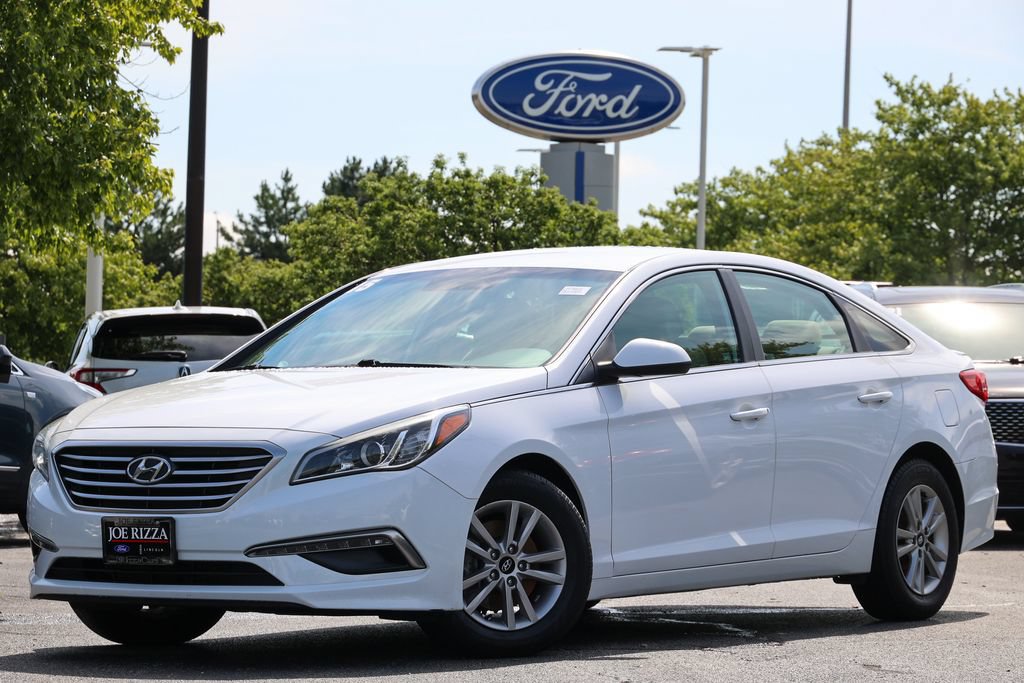 Used 2015 Hyundai Sonata SE w/ Option Group 09