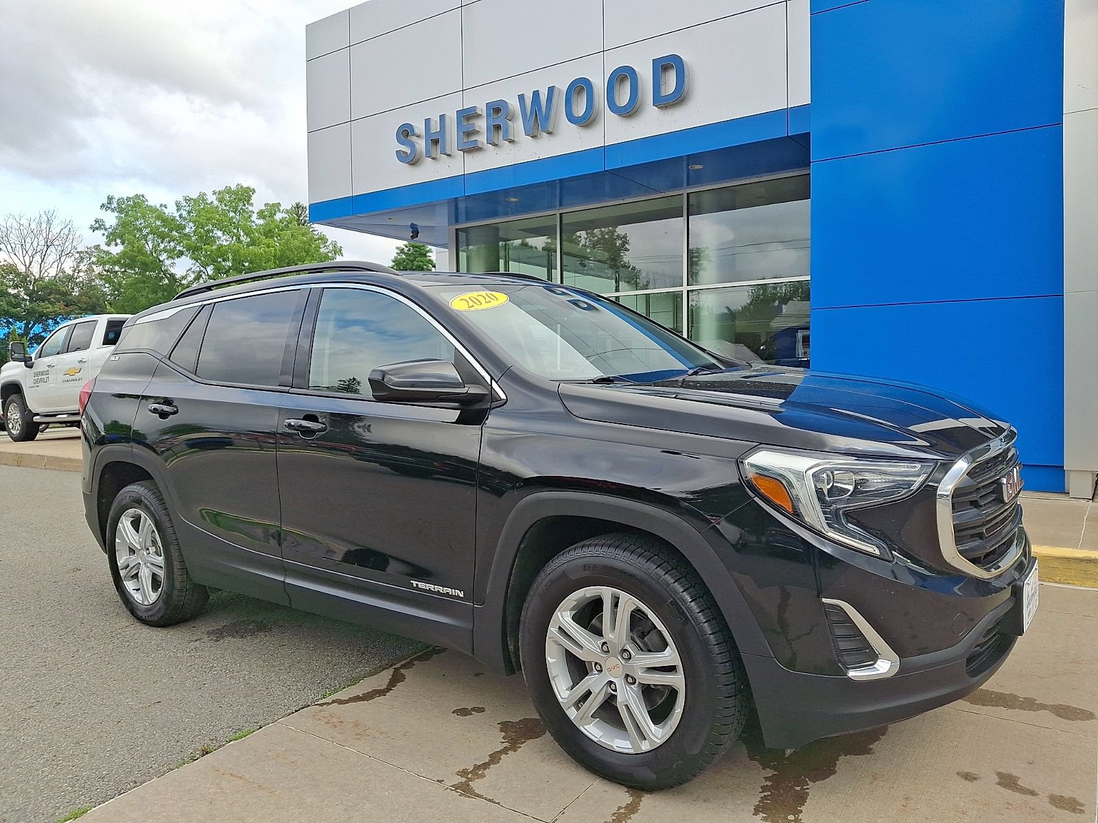 Used 2020 GMC Terrain SLE w/ Driver Convenience Package AWD/4WD image 1