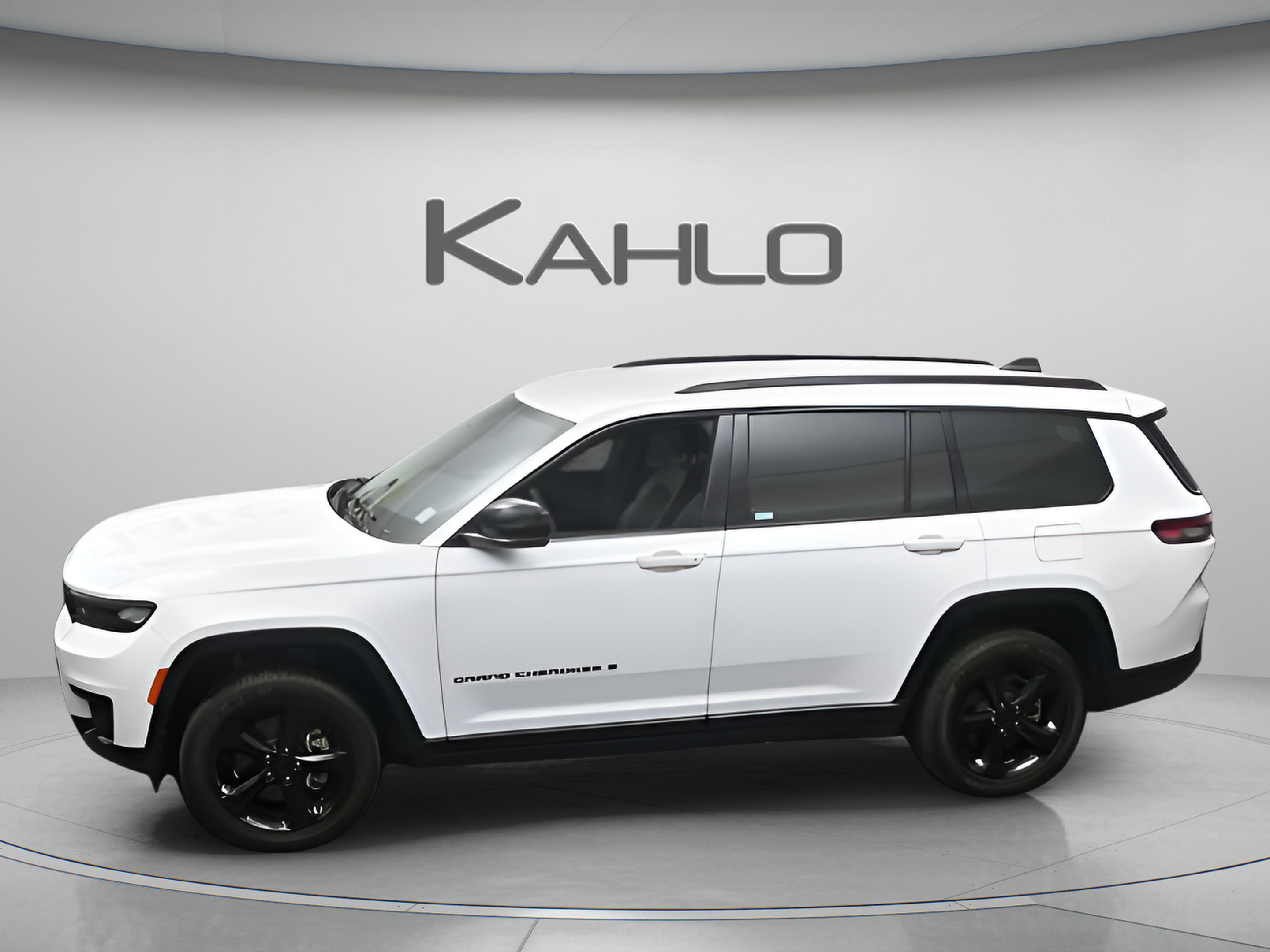 Used 2023 Jeep Grand Cherokee L Laredo AWD/4WD image 3