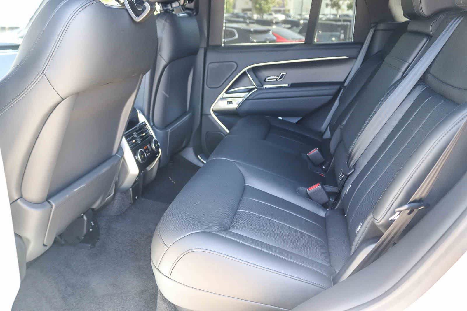 New 2026 Land Rover Range Rover SE AWD/4WD image 17
