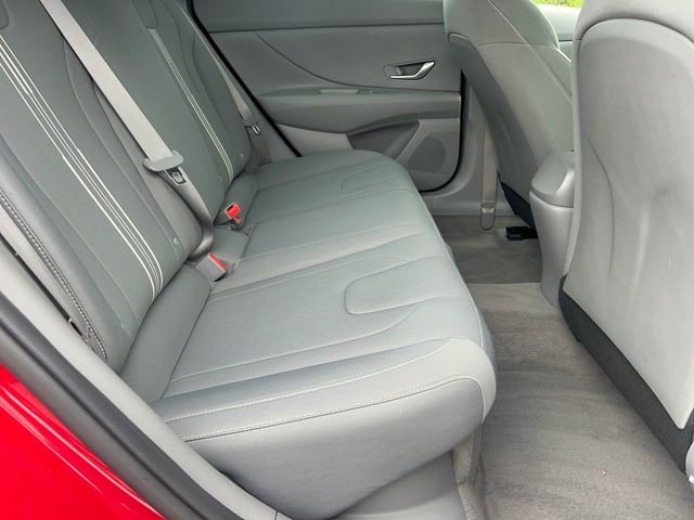 Used 2022 Hyundai Elantra Blue image 17