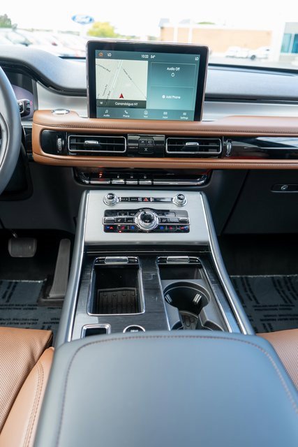 Used 2024 Lincoln Aviator Reserve w/ Equipment Group 201A image 18