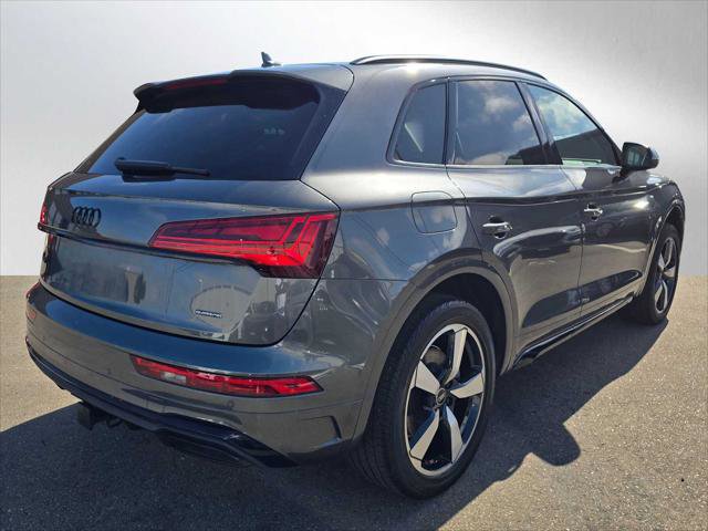 Used 2023 Audi Q5 2.0T Premium Plus w/ Premium Plus Package AWD/4WD image 3