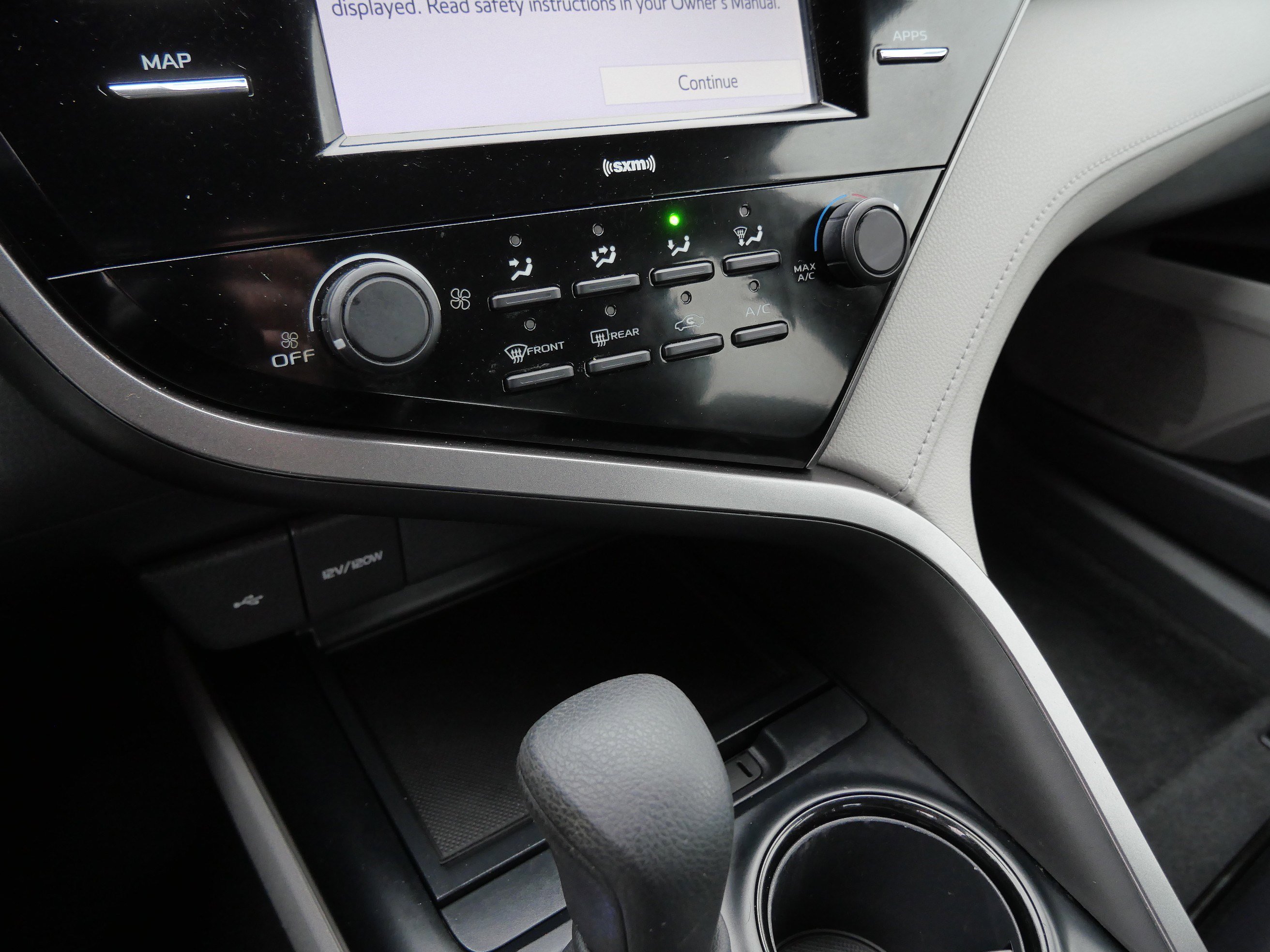 Certified 2020 Toyota Camry LE image 23