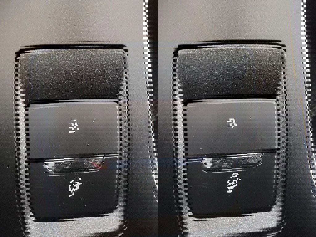 Used 2020 Ford Fusion Energi Titanium image 27