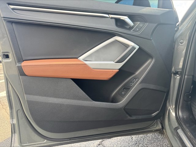 Used 2024 Audi Q3 2.0T Premium image 9