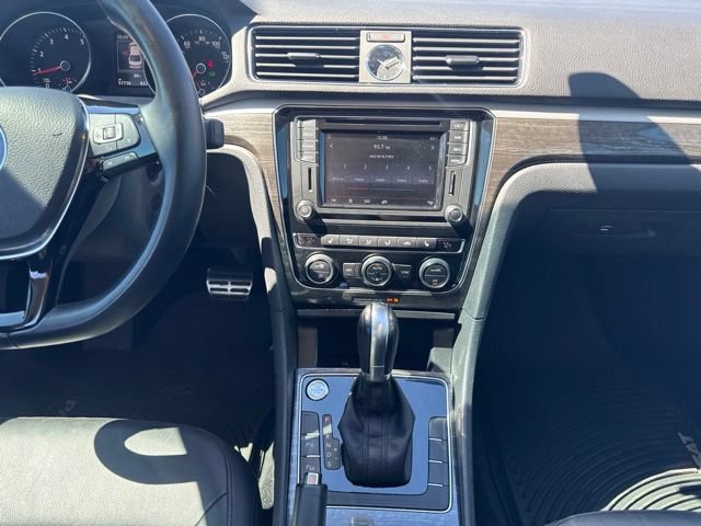 Used 2017 Volkswagen Passat 1.8T SEL Premium FWD image 12