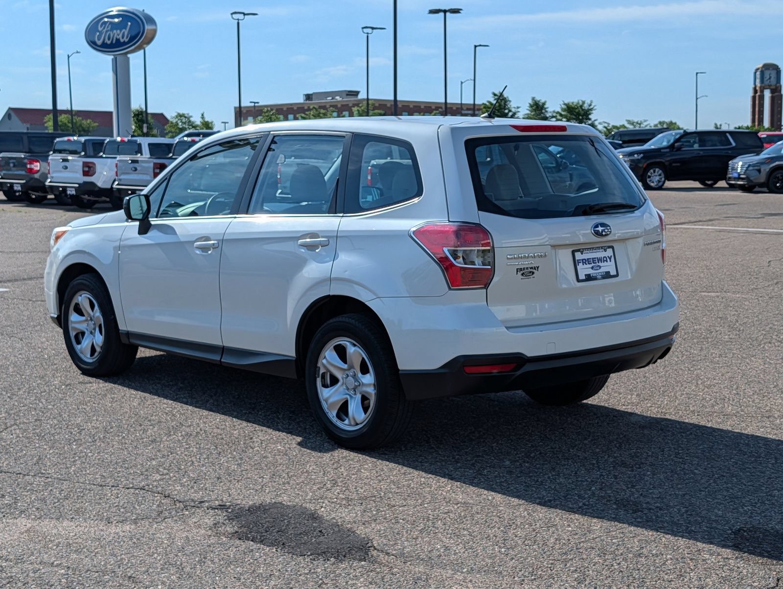 Used 2014 Subaru Forester 2.5i AWD/4WD image 3