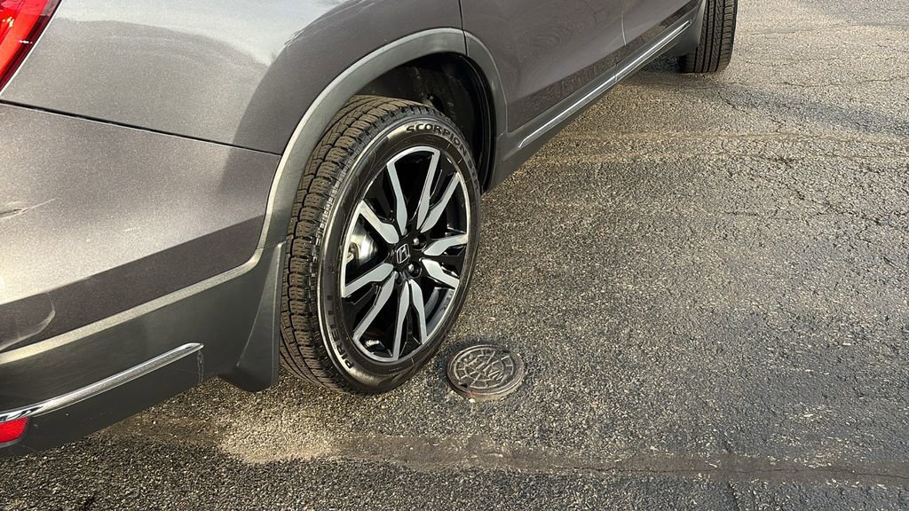 Used 2019 Honda Pilot Touring image 8