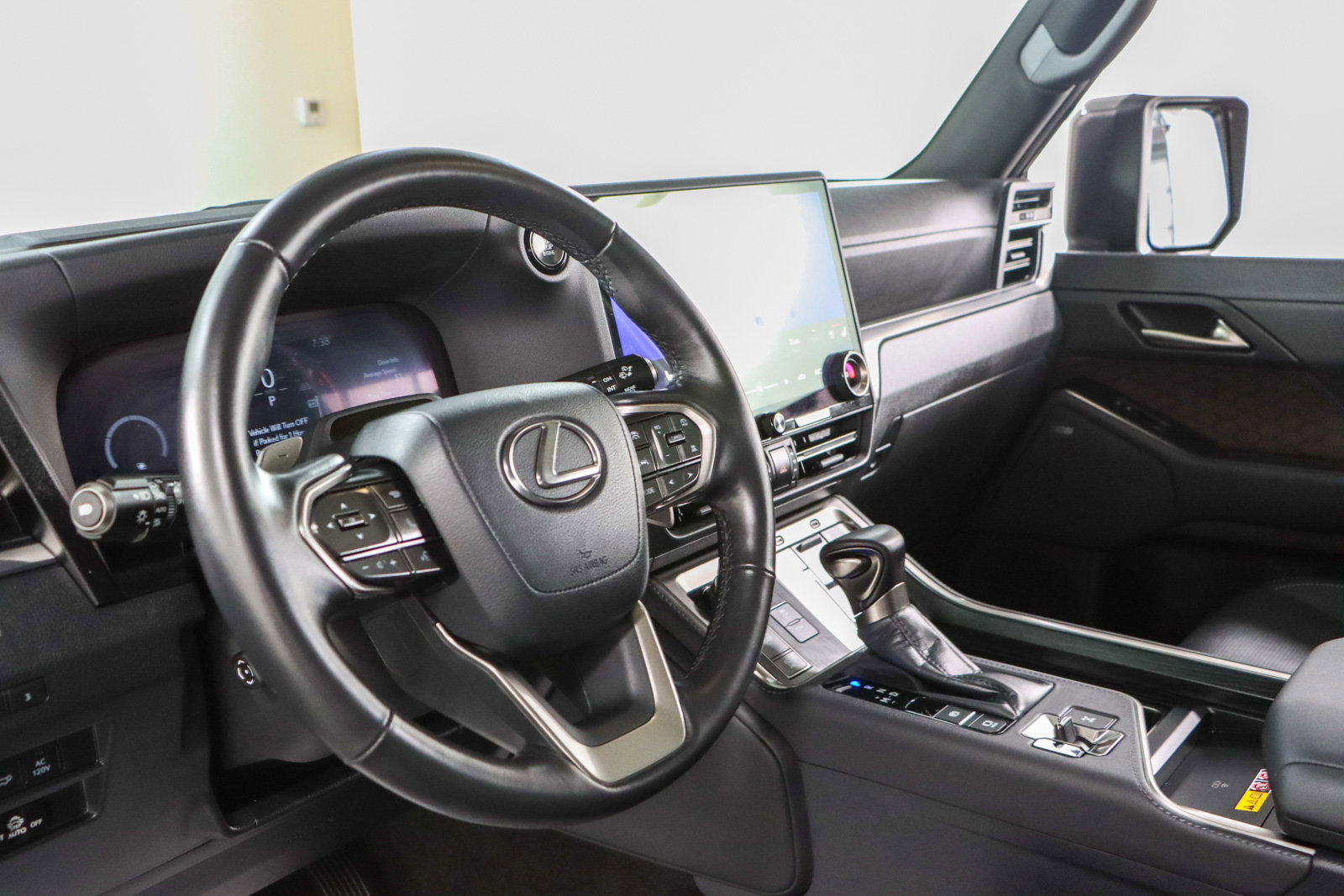 Used 2026 Lexus GX 550 w/ Accessory Package (2T) AWD/4WD image 26