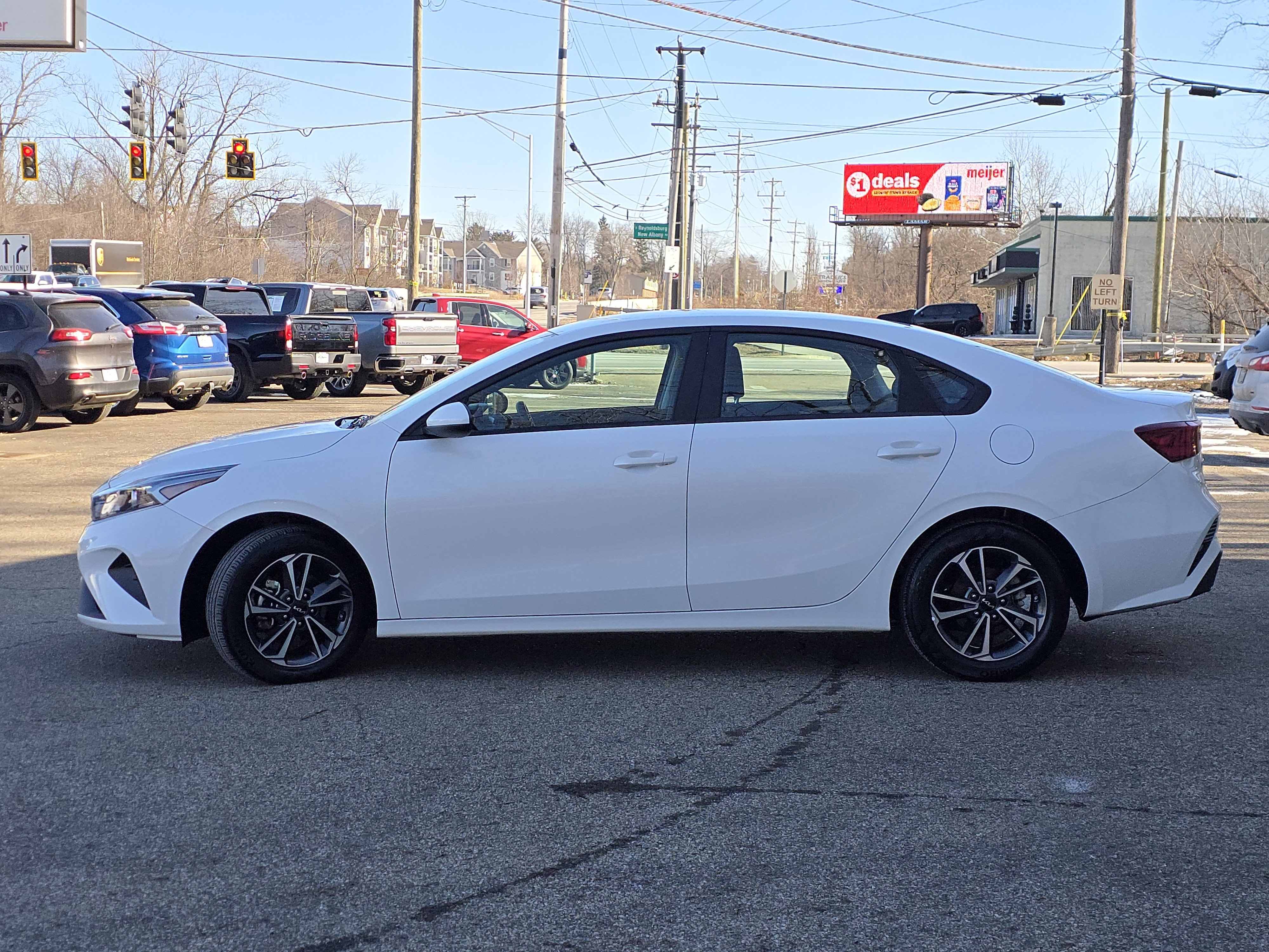 Used 2024 Kia Forte LXS image 4