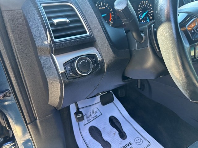 Used 2017 Ford Explorer XLT image 29