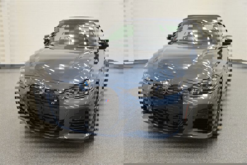 Used 2025 BMW M440i Convertible image 1