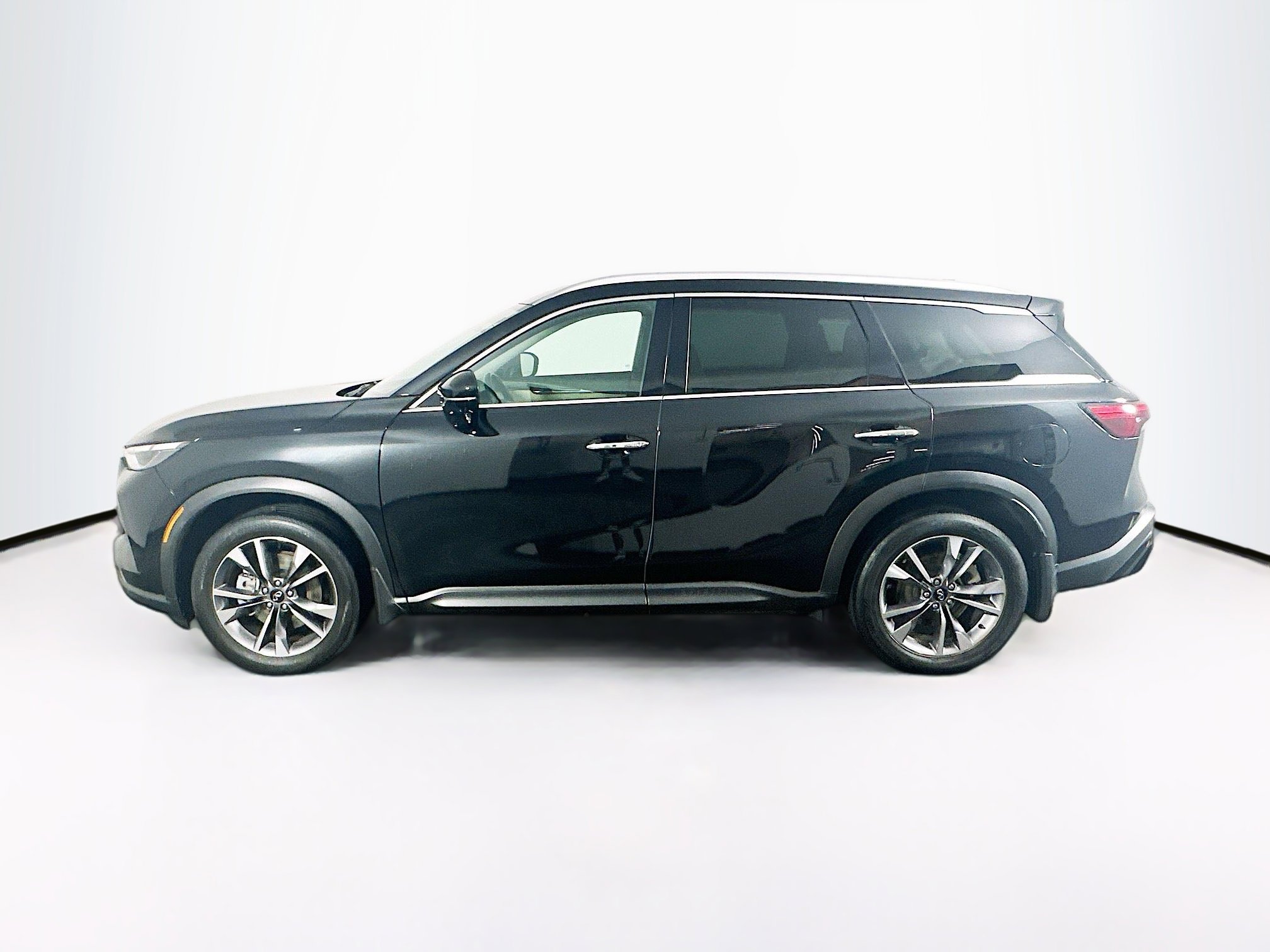 Used 2023 INFINITI QX60 Luxe w/ Cargo Package AWD/4WD image 4