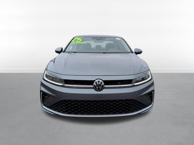 Used 2025 Volkswagen Jetta S image 11