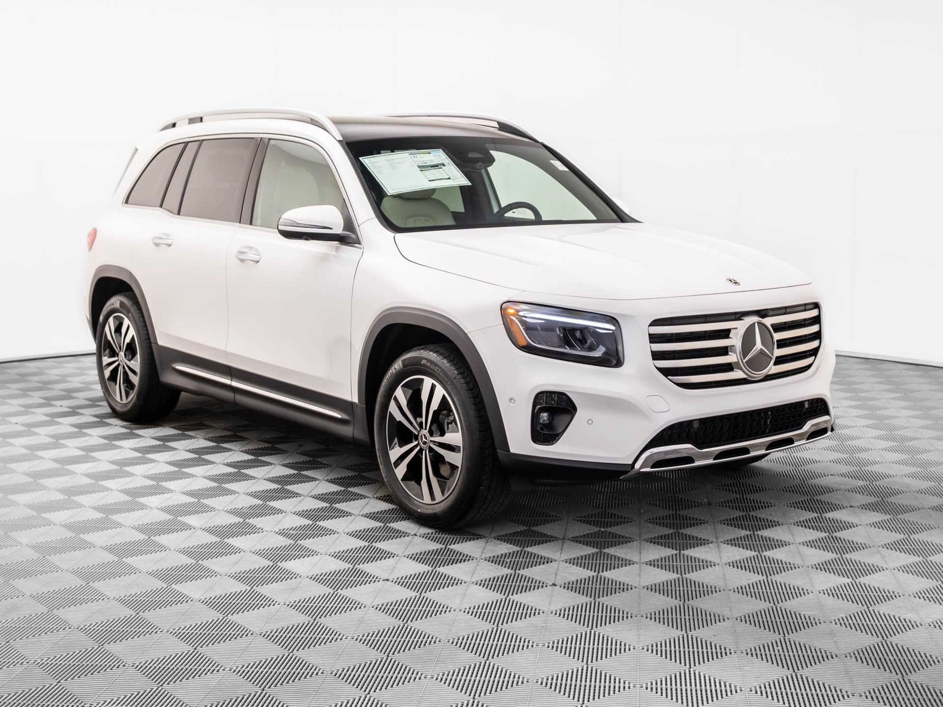 New 2026 Mercedes-Benz GLB 250 4MATIC image 7