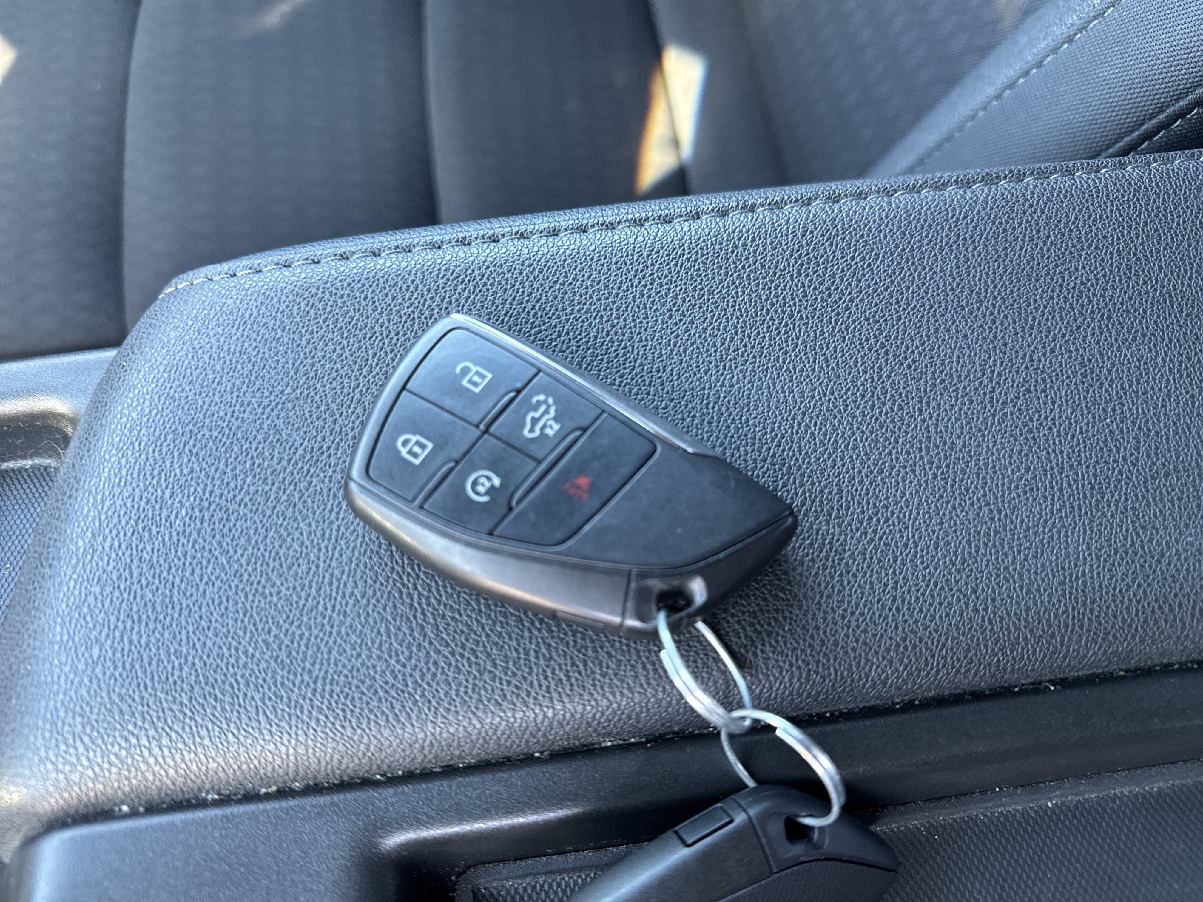 Used 2023 Chevrolet Silverado 1500 LT AWD/4WD image 28