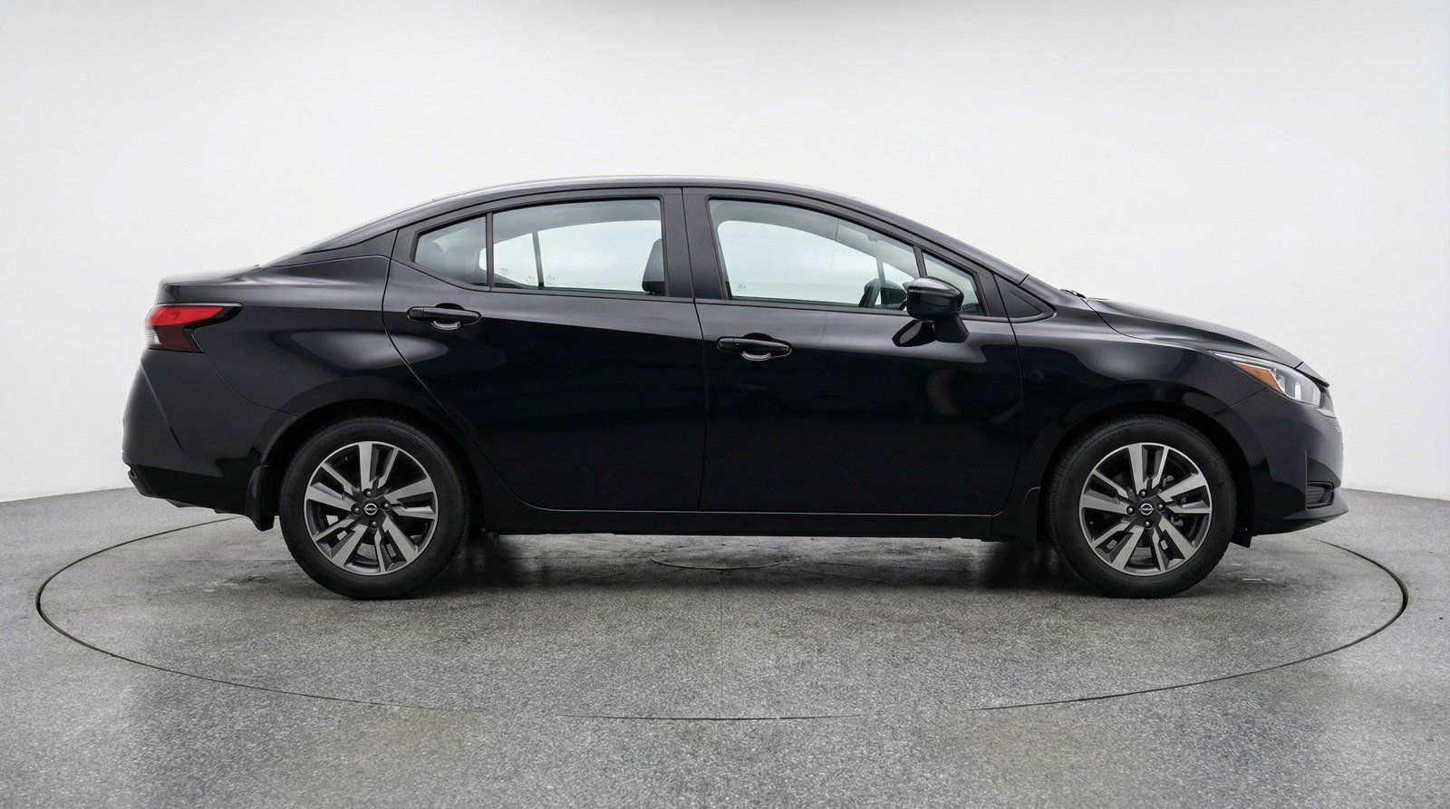Used 2025 Nissan Versa SV FWD image 8