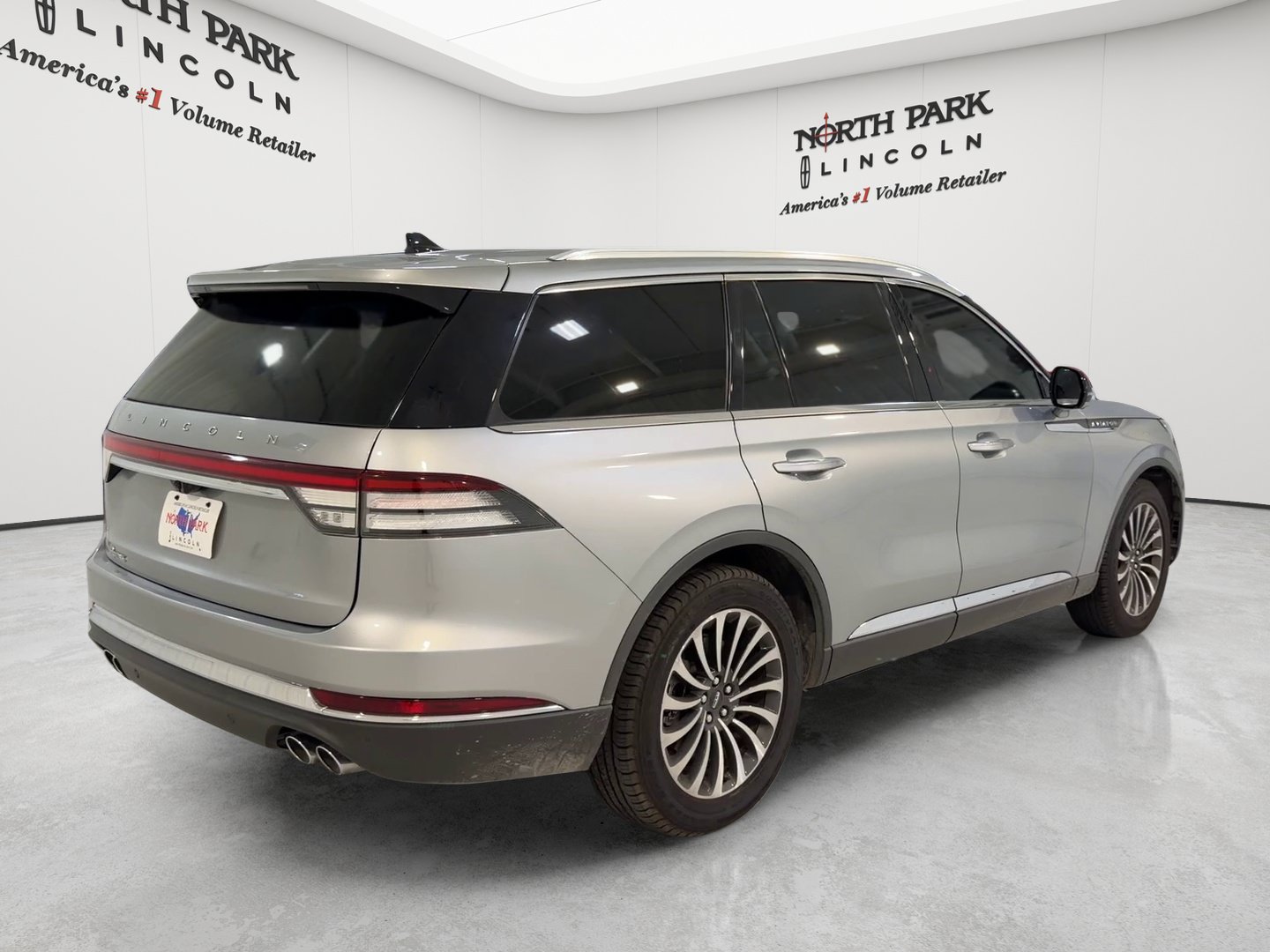 Used 2023 Lincoln Aviator Reserve RWD image 5