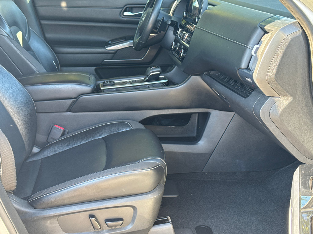 Used 2022 Nissan Pathfinder SL w/ SL Premium Package AWD/4WD image 16