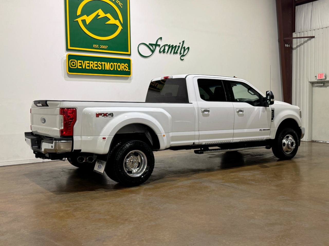 Used 2019 Ford F350 XLT w/ XLT Premium Package AWD/4WD image 8