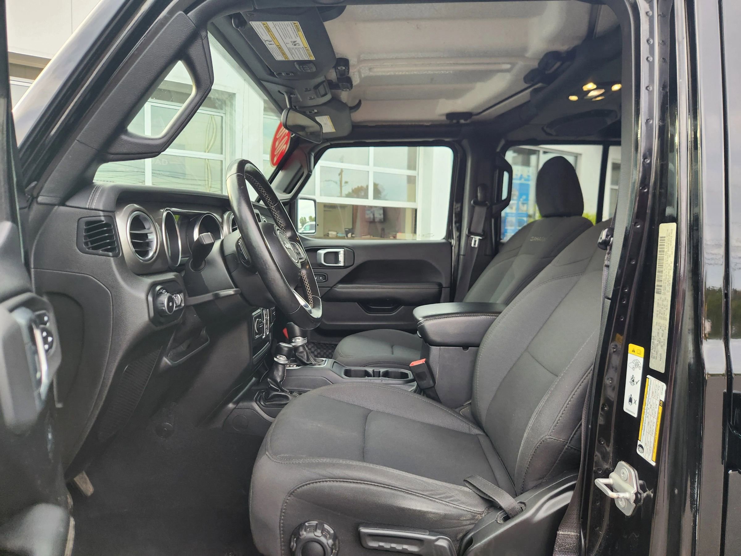 Used 2020 Jeep Wrangler Unlimited Sahara image 25