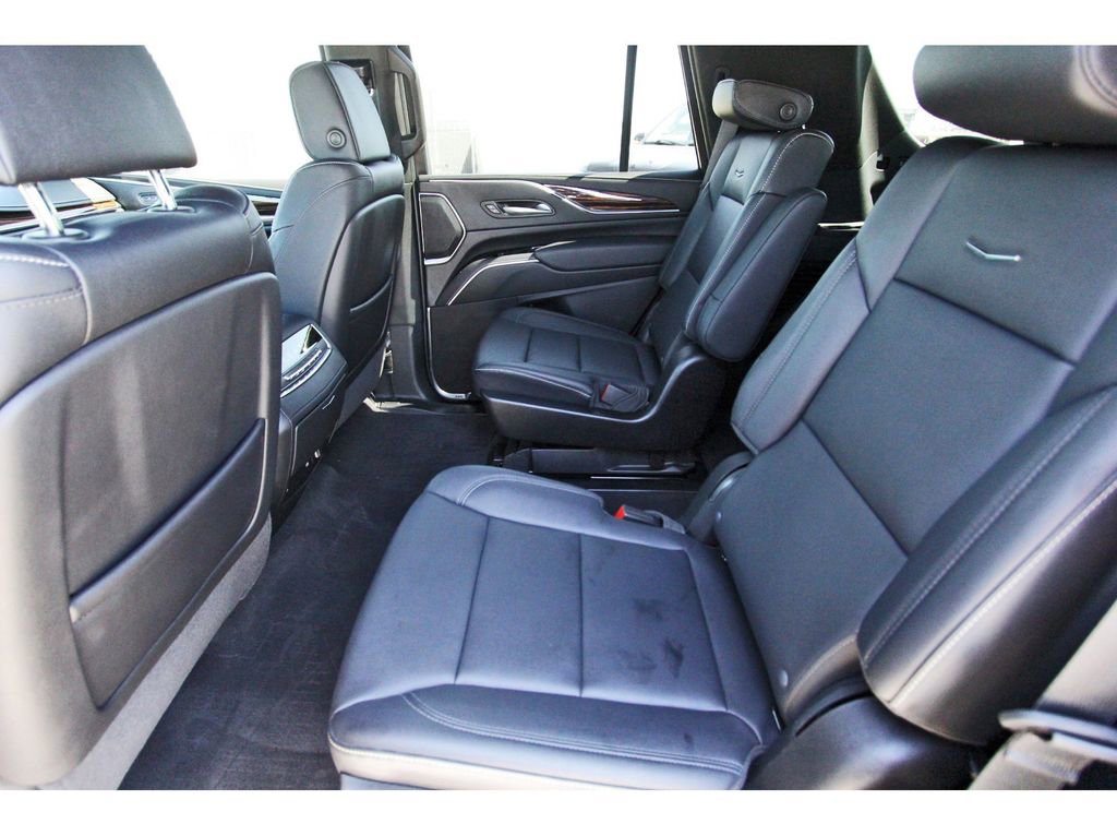 Used 2024 Cadillac Escalade Luxury image 7
