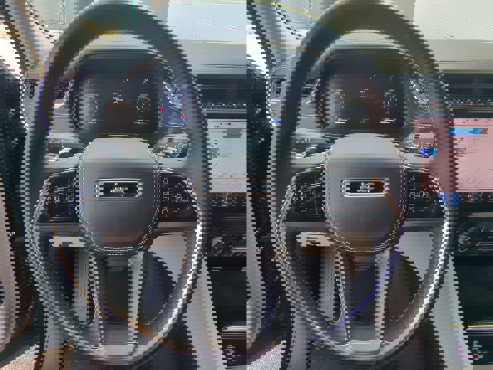 Certified 2022 Jeep Grand Cherokee L Overland AWD/4WD image 22