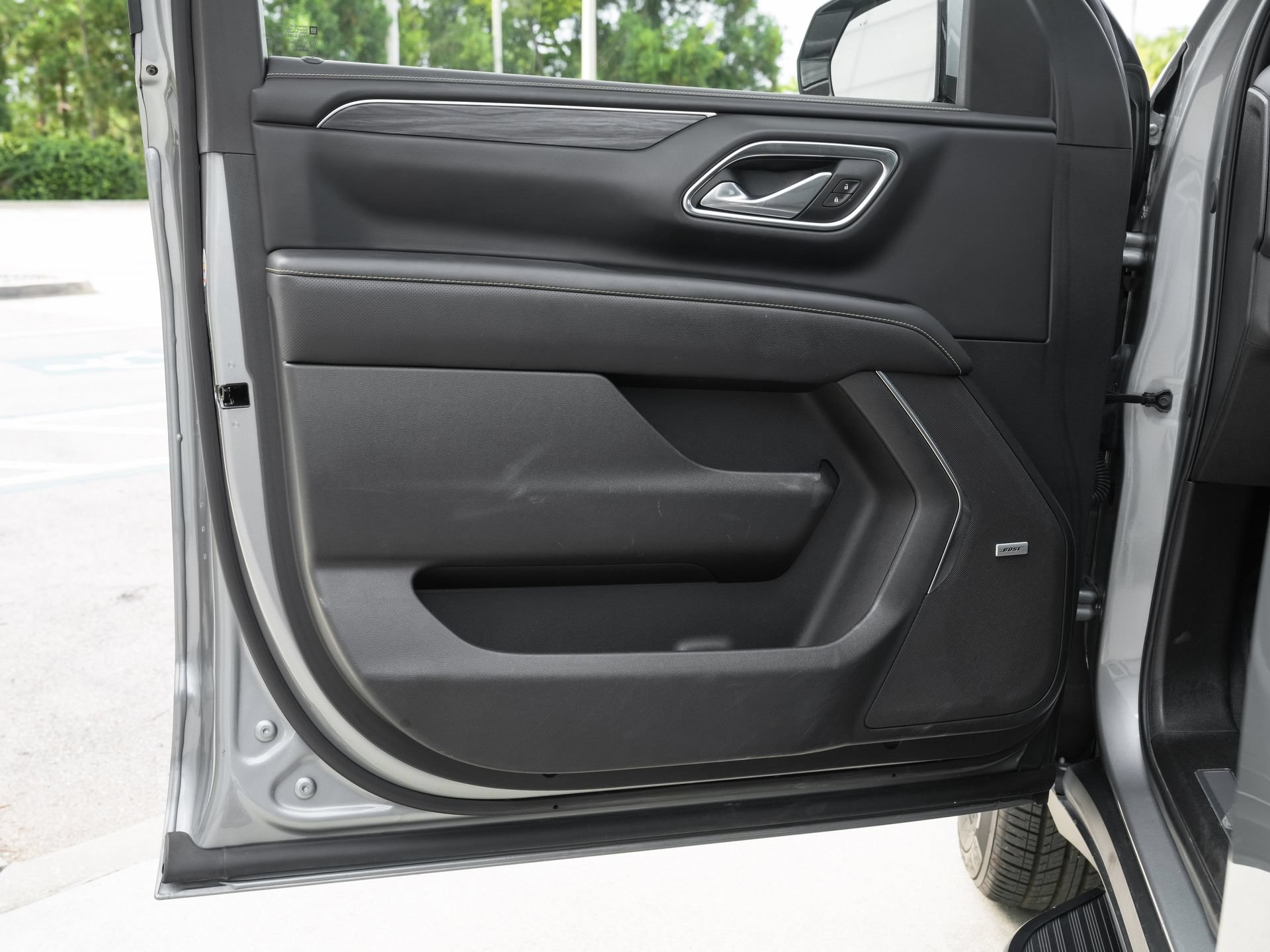 Used 2024 GMC Yukon XL SLT RWD image 31