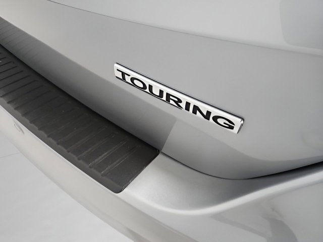 Used 2023 Honda Odyssey Touring image 14