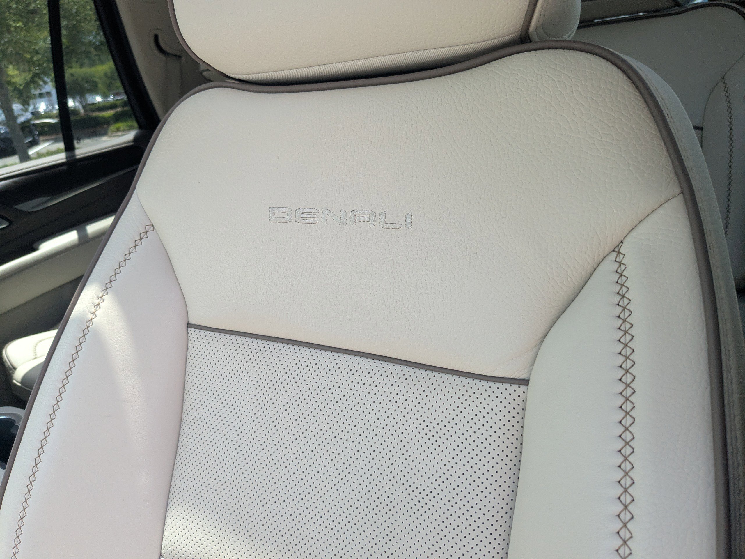 Used 2024 GMC Yukon Denali w/ LPO, Floor Liner Package AWD/4WD image 21