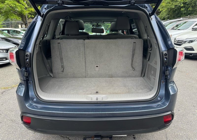 Used 2015 Toyota Highlander XLE AWD/4WD image 16