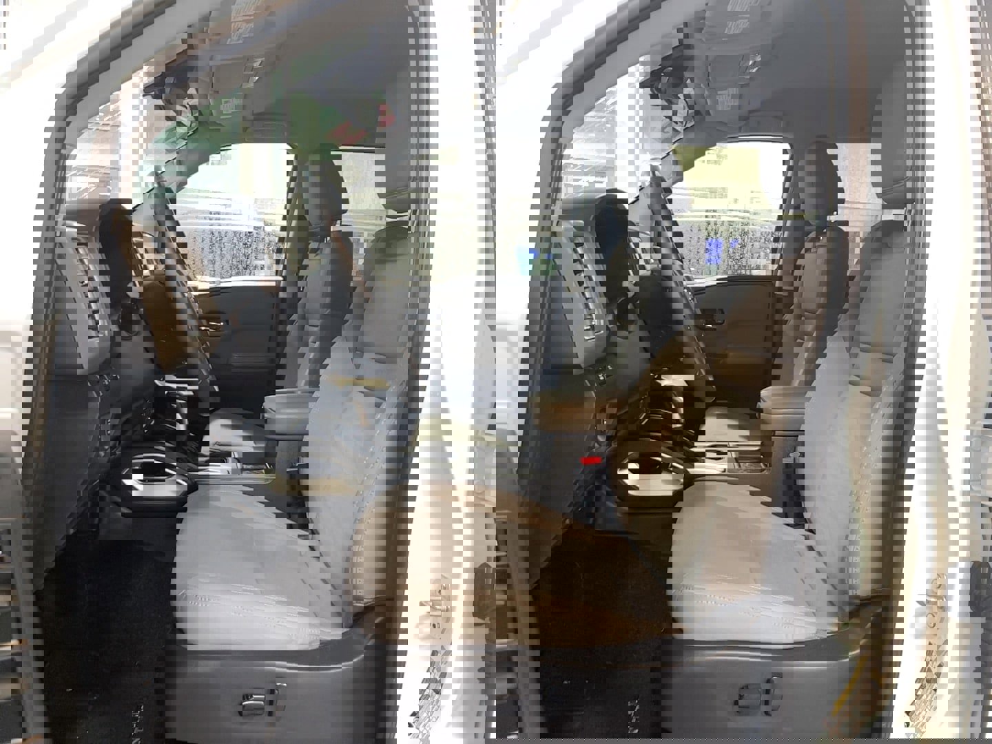 Used 2023 Nissan Frontier SV w/ SV Convenience Package image 25