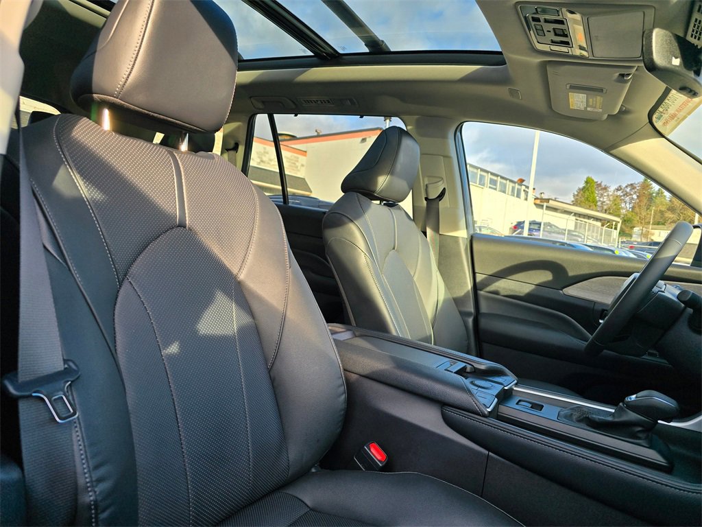 Certified 2025 Toyota Grand Highlander FWD image 11