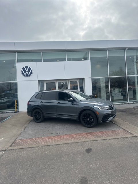 Used 2022 Volkswagen Tiguan SE R-Line image 2