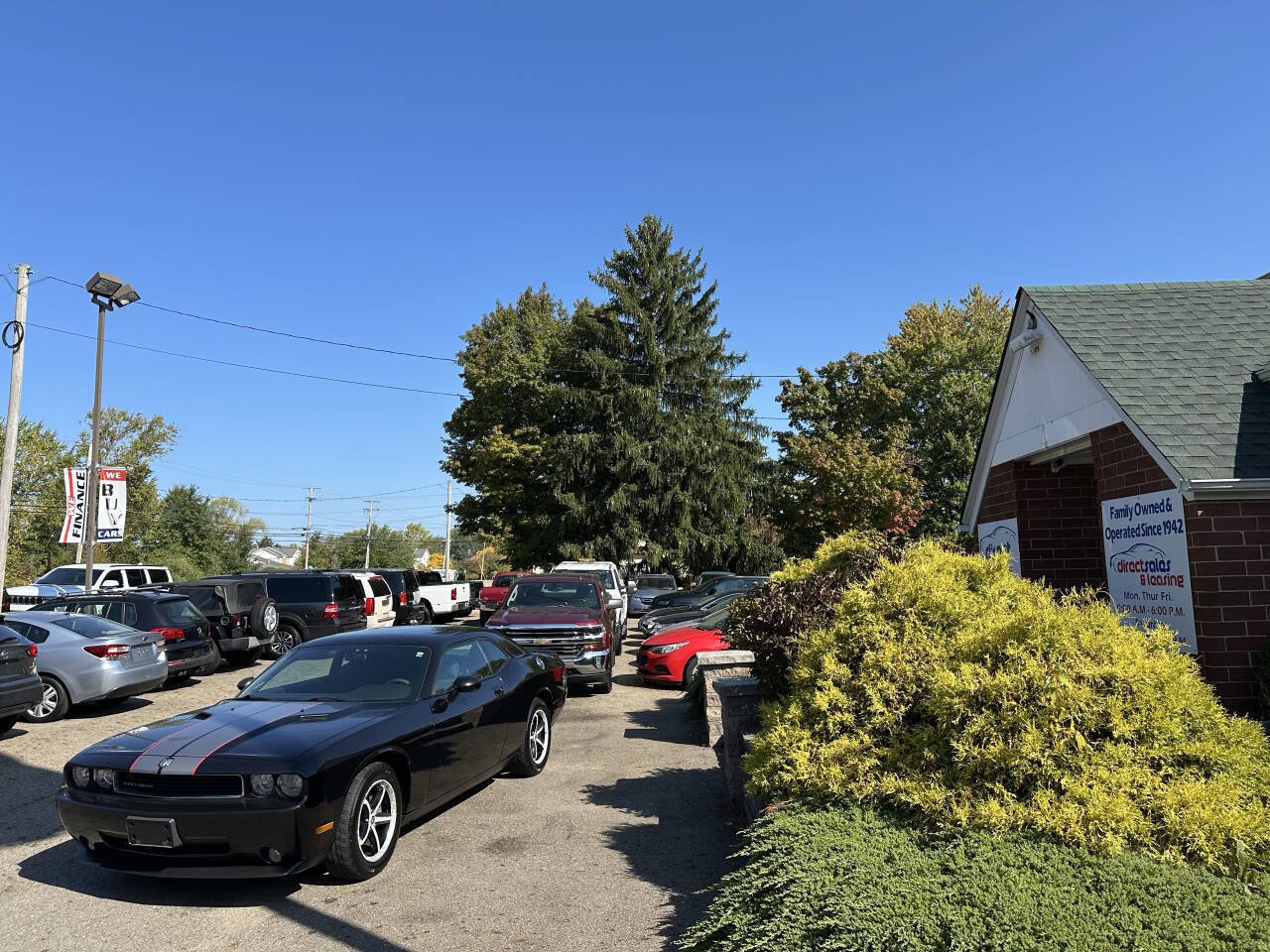 Used 2010 Dodge Challenger SE image 1