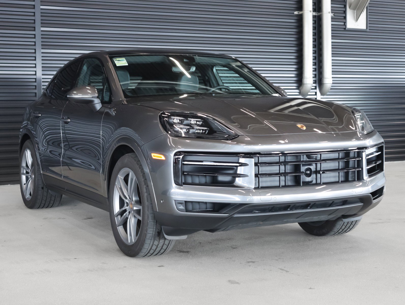 Certified 2025 Porsche Cayenne Coupe image 7