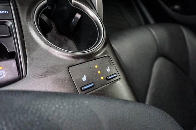 Used 2022 Toyota Camry XSE image 16